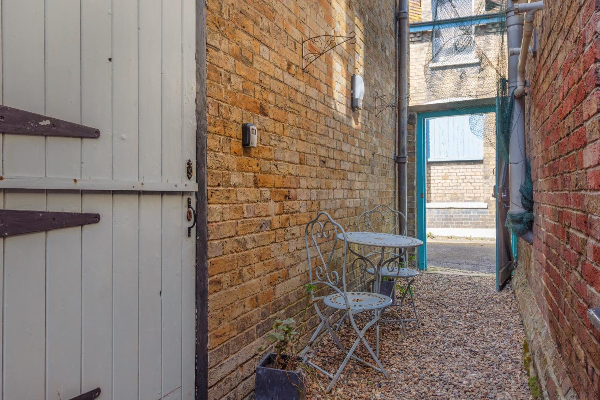 The Old Coach House, * Broadstairs